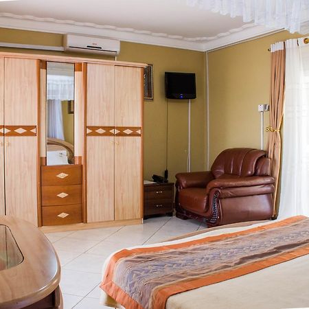 Desert Breeze Hotel Arua 外观 照片