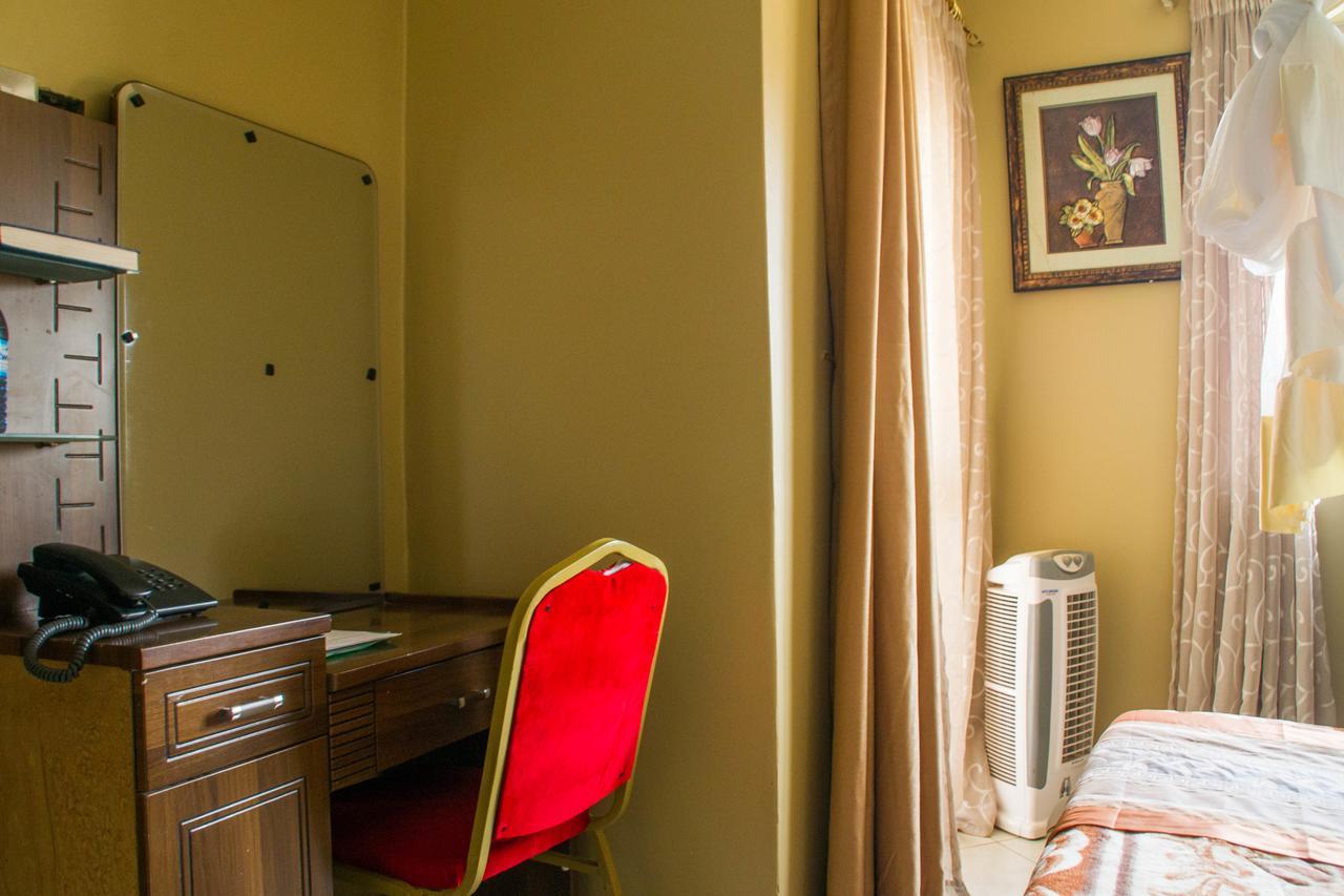 Desert Breeze Hotel Arua 外观 照片
