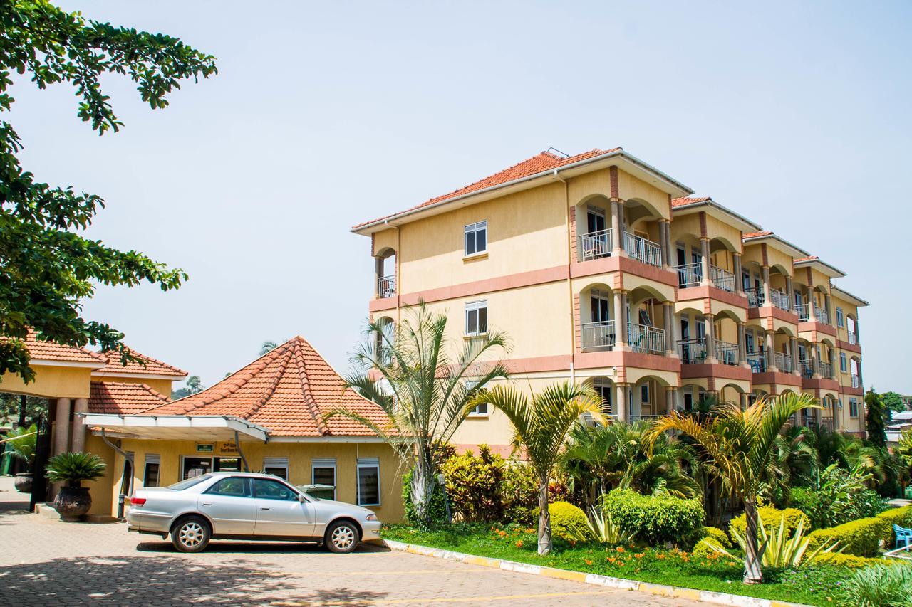 Desert Breeze Hotel Arua 外观 照片
