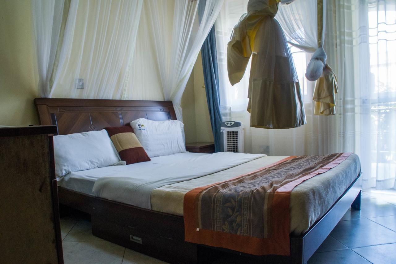Desert Breeze Hotel Arua 外观 照片