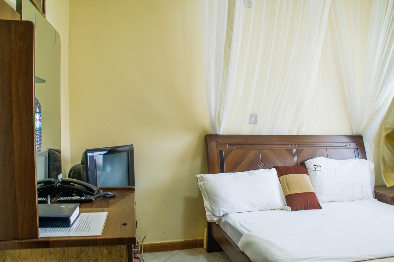Desert Breeze Hotel Arua 外观 照片