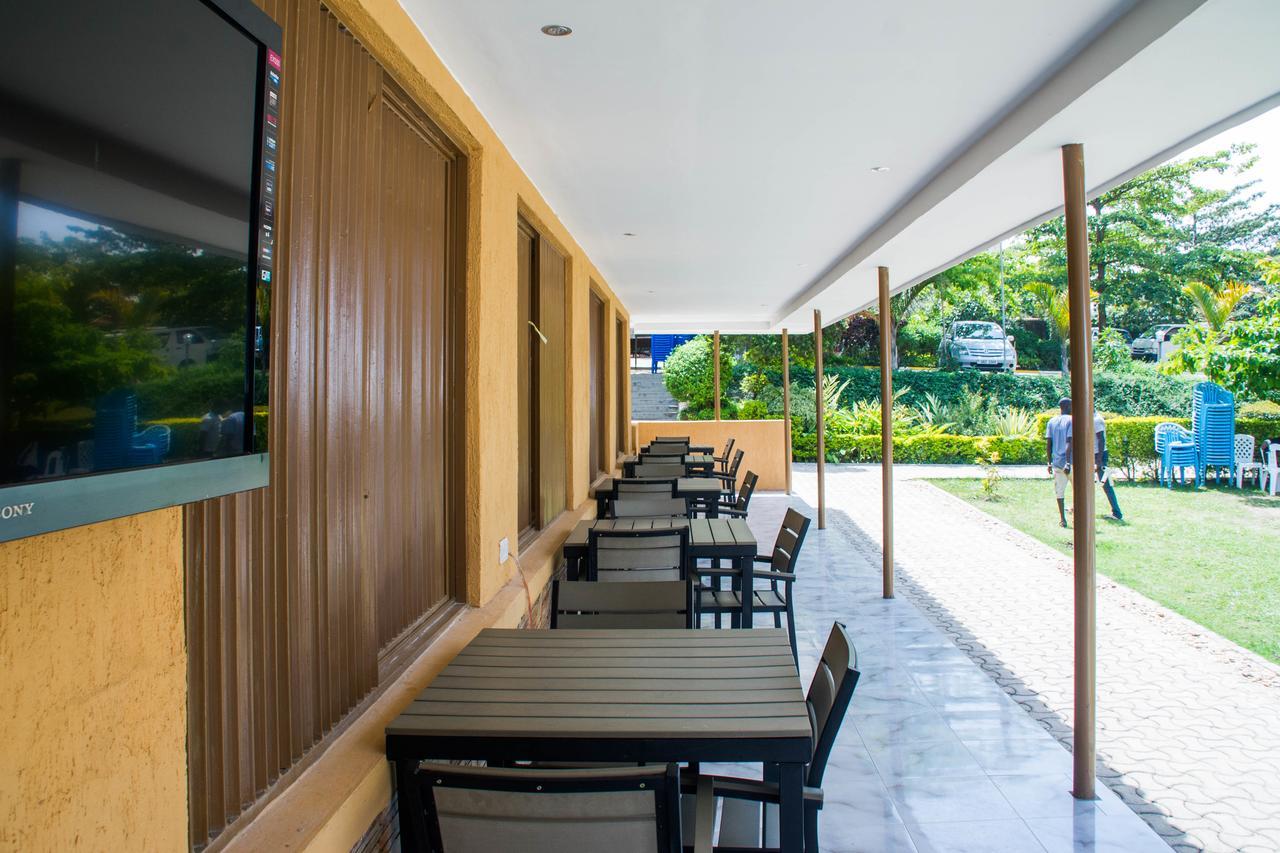 Desert Breeze Hotel Arua 外观 照片